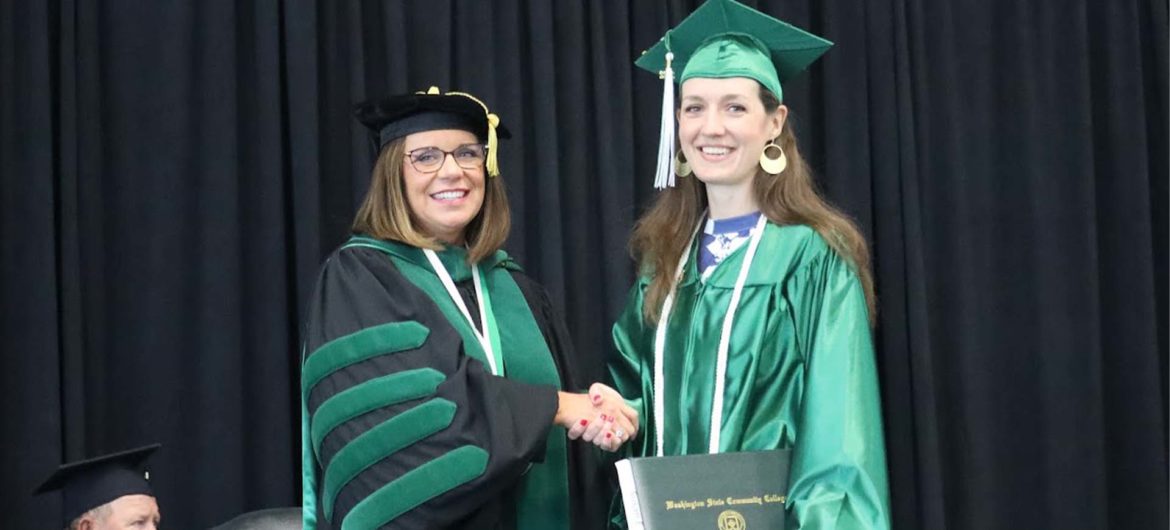 Washington State College of Ohio (WSCO) celebrated the class of 2022 during its commencement ceremony on Saturday, May 14. In total, the college conferred 292 associate degrees and 99 certificates to 348 graduates. Included in the graduating class are 37 College Credit Plus high school seniors.